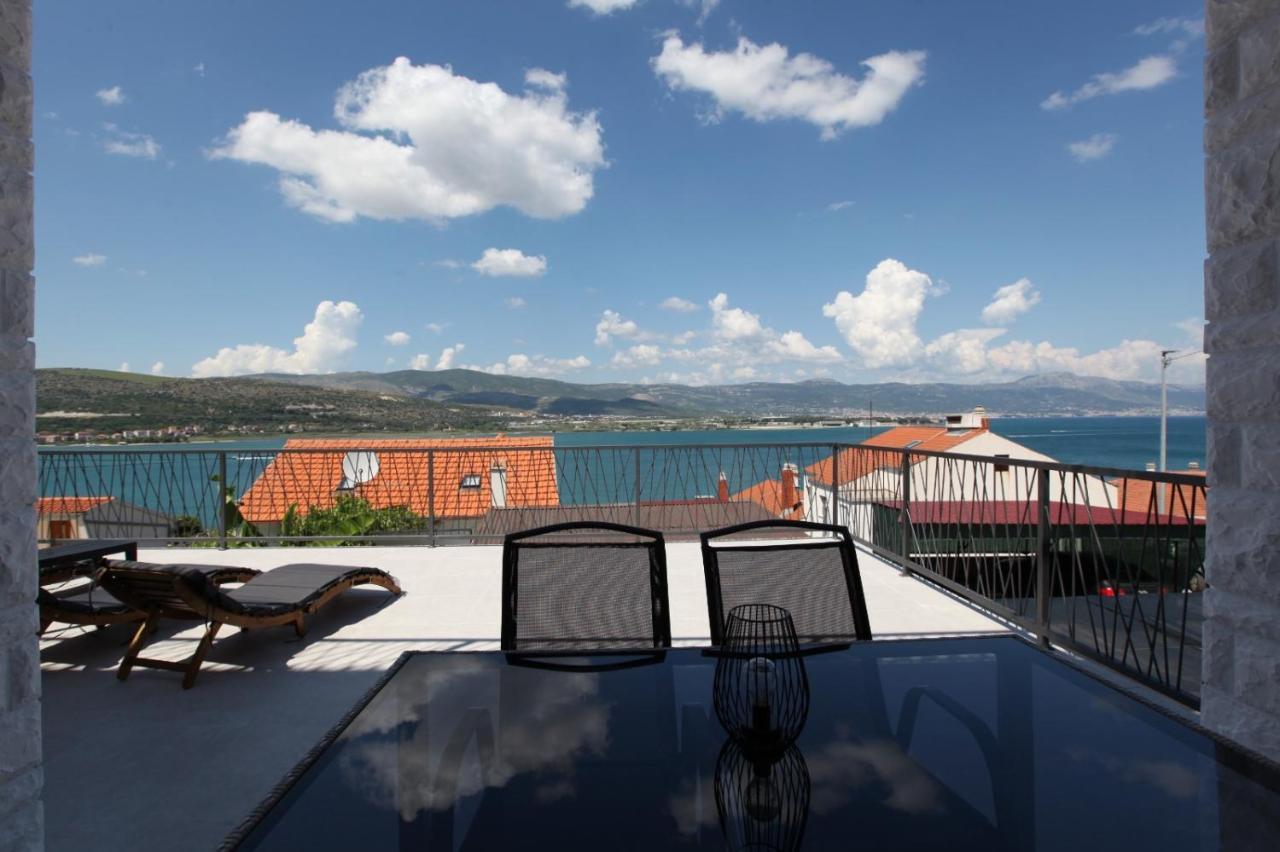 Apartment With Terrace And Sea View - Lucic Трогир Экстерьер фото