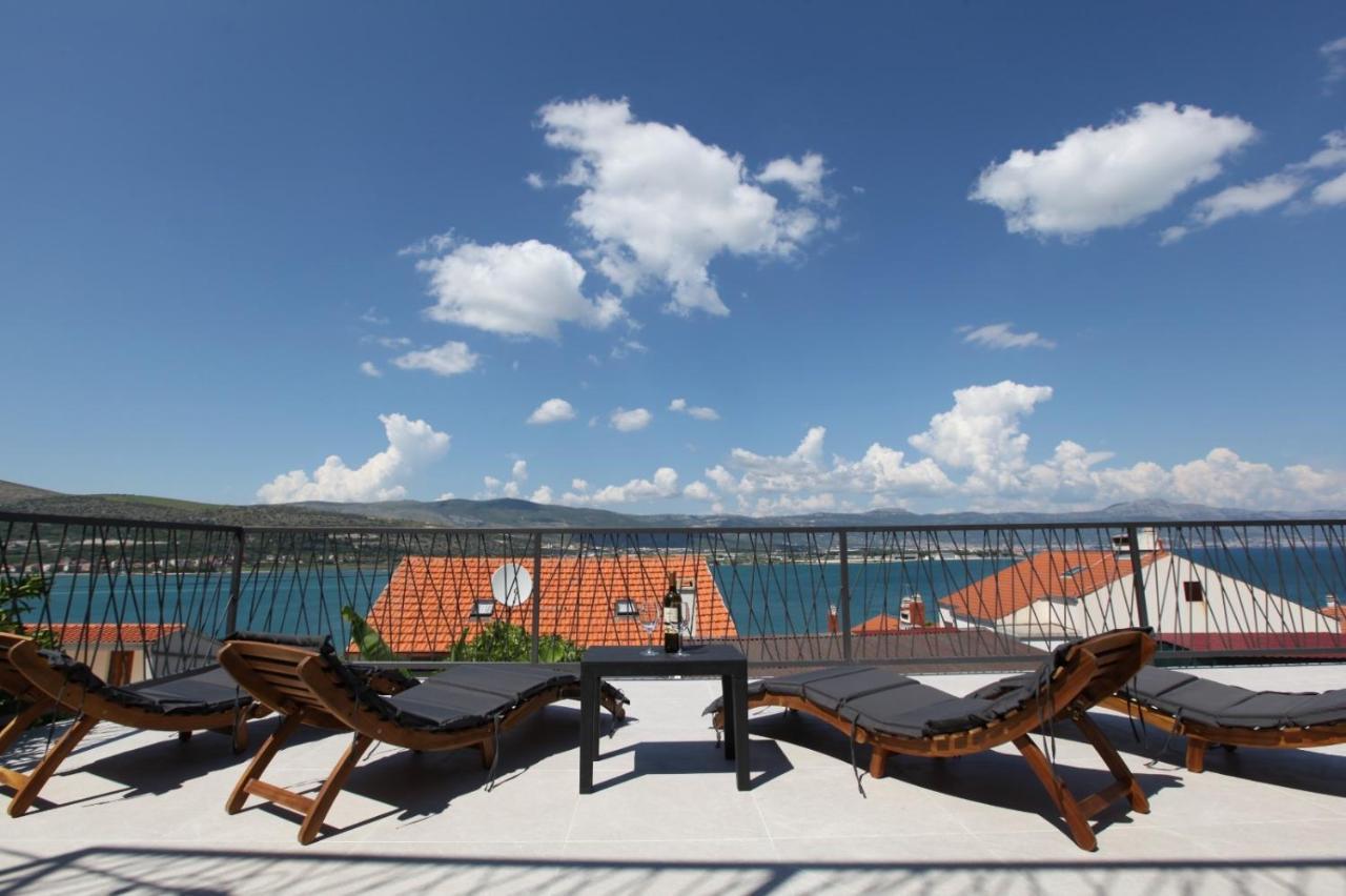 Apartment With Terrace And Sea View - Lucic Трогир Экстерьер фото