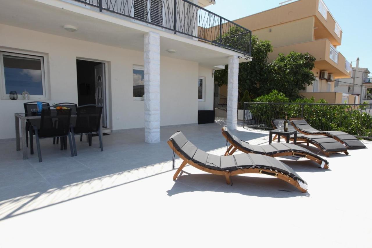 Apartment With Terrace And Sea View - Lucic Трогир Экстерьер фото