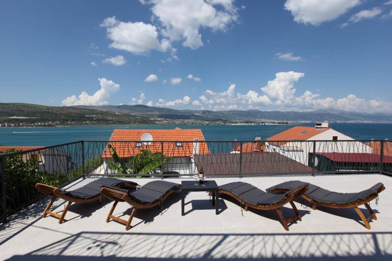 Apartment With Terrace And Sea View - Lucic Трогир Экстерьер фото