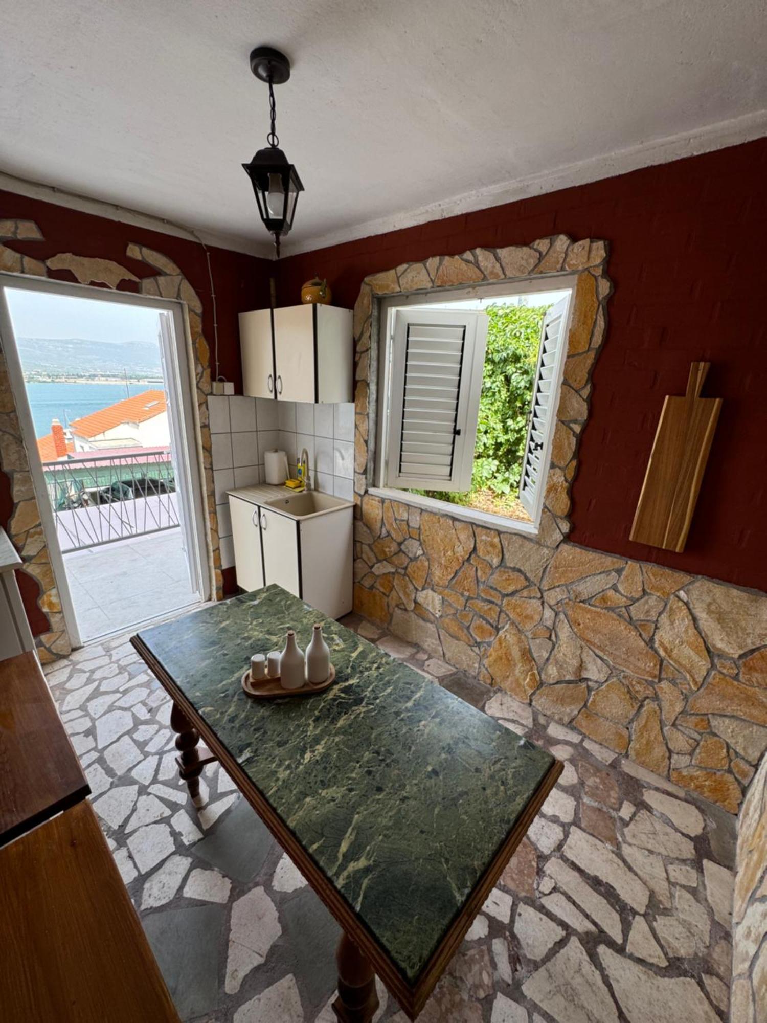 Apartment With Terrace And Sea View - Lucic Трогир Экстерьер фото